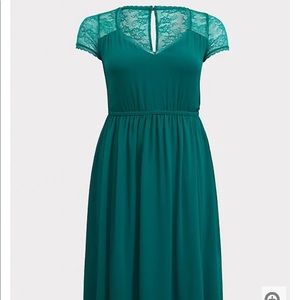 Torrid Emerald Green Chiffon & Lace Midi Dress
